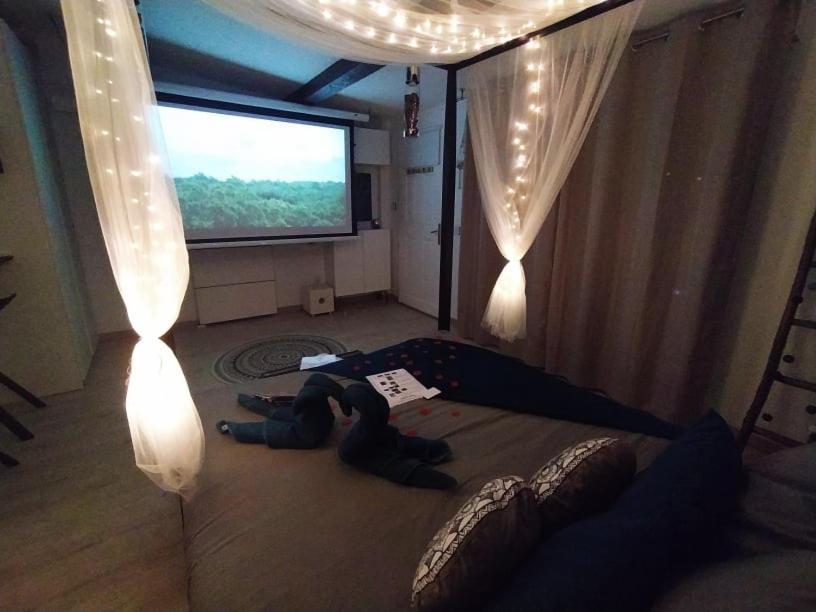 A L'Oree Des Pins - Gite Et Spa De 30 M2- Home Cinema Et Massage En Sup Cuges-les-Pins Exteriér fotografie